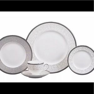Wedgewood Celestial Platinum 5pc set NEW IN BOX